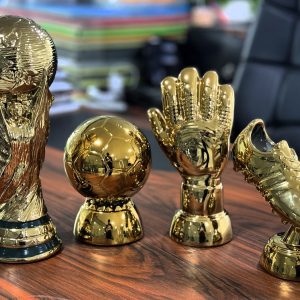 ست تندیس 4 تیکه (کاپ -توپ طلا -کفش طلا - دستکش طلا)